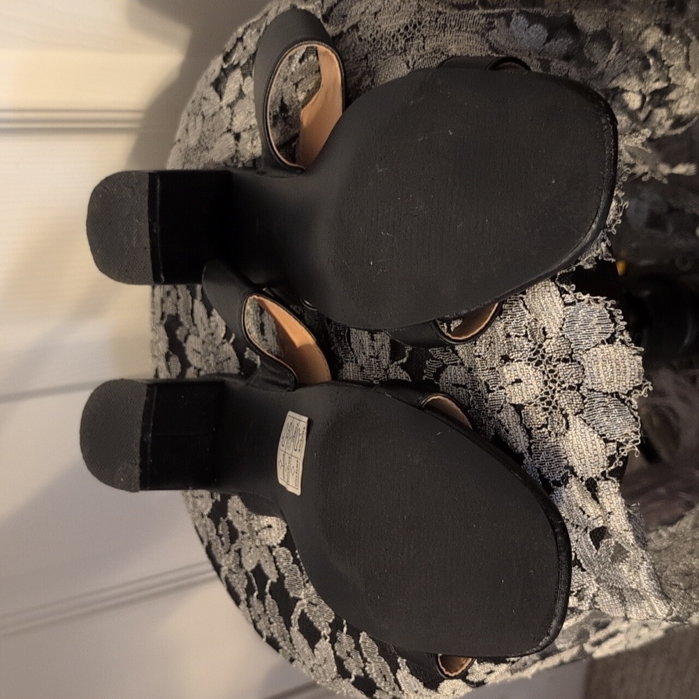 Shoes - Picture 2 of 2